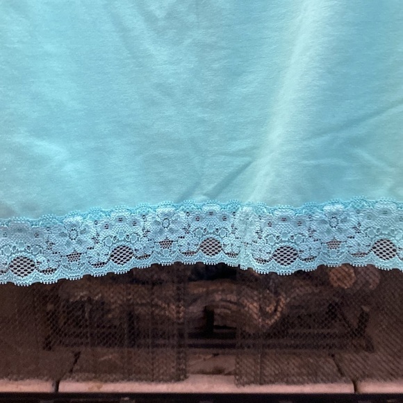 NWOT Caslon teal tank top with lace detail. Adjustable straps. Large - Picture 4 of 7